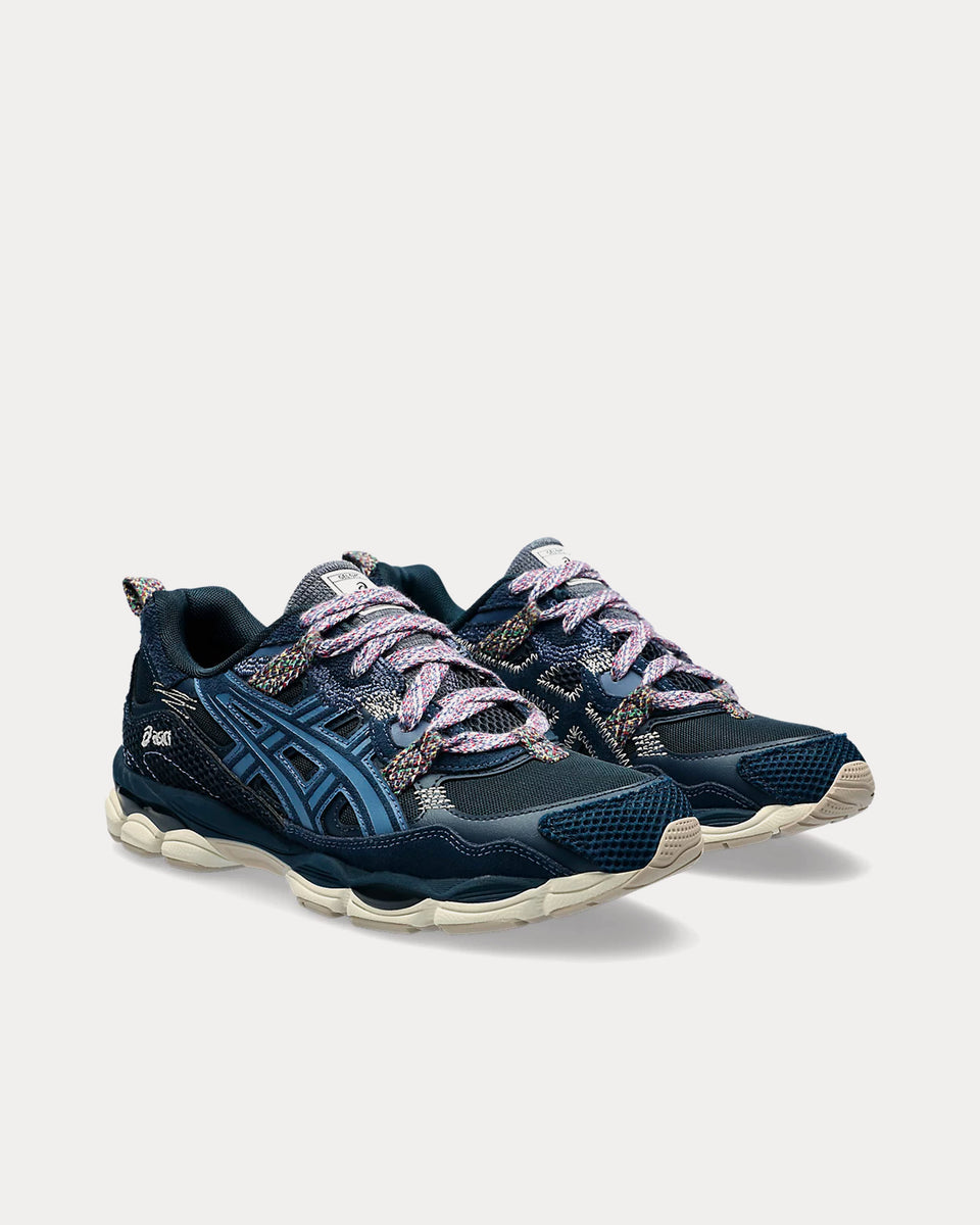 Asics chausse best sale grand ou petit