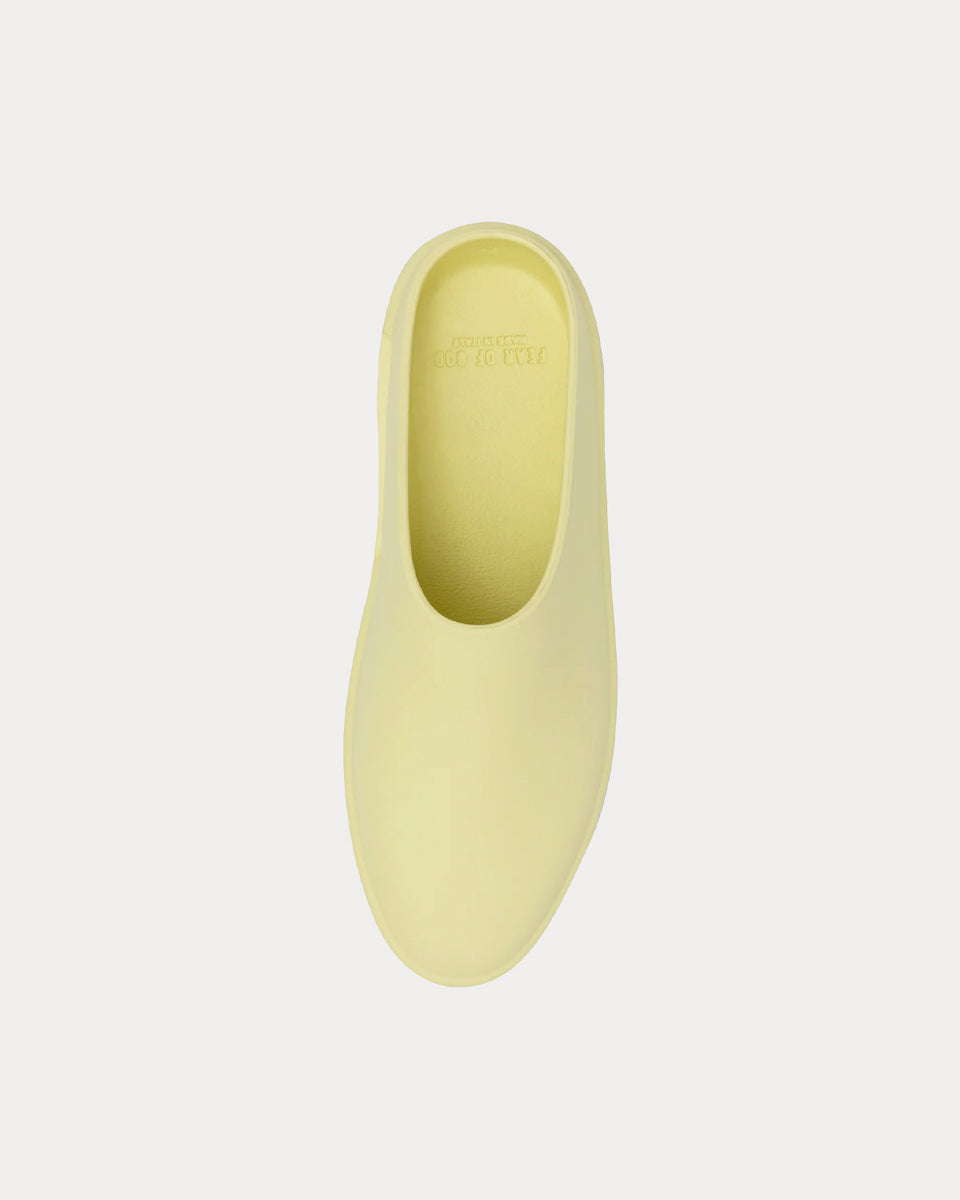 Fear of God ESSENTIALS The California Canary Slip Ons - Sneak in Peace