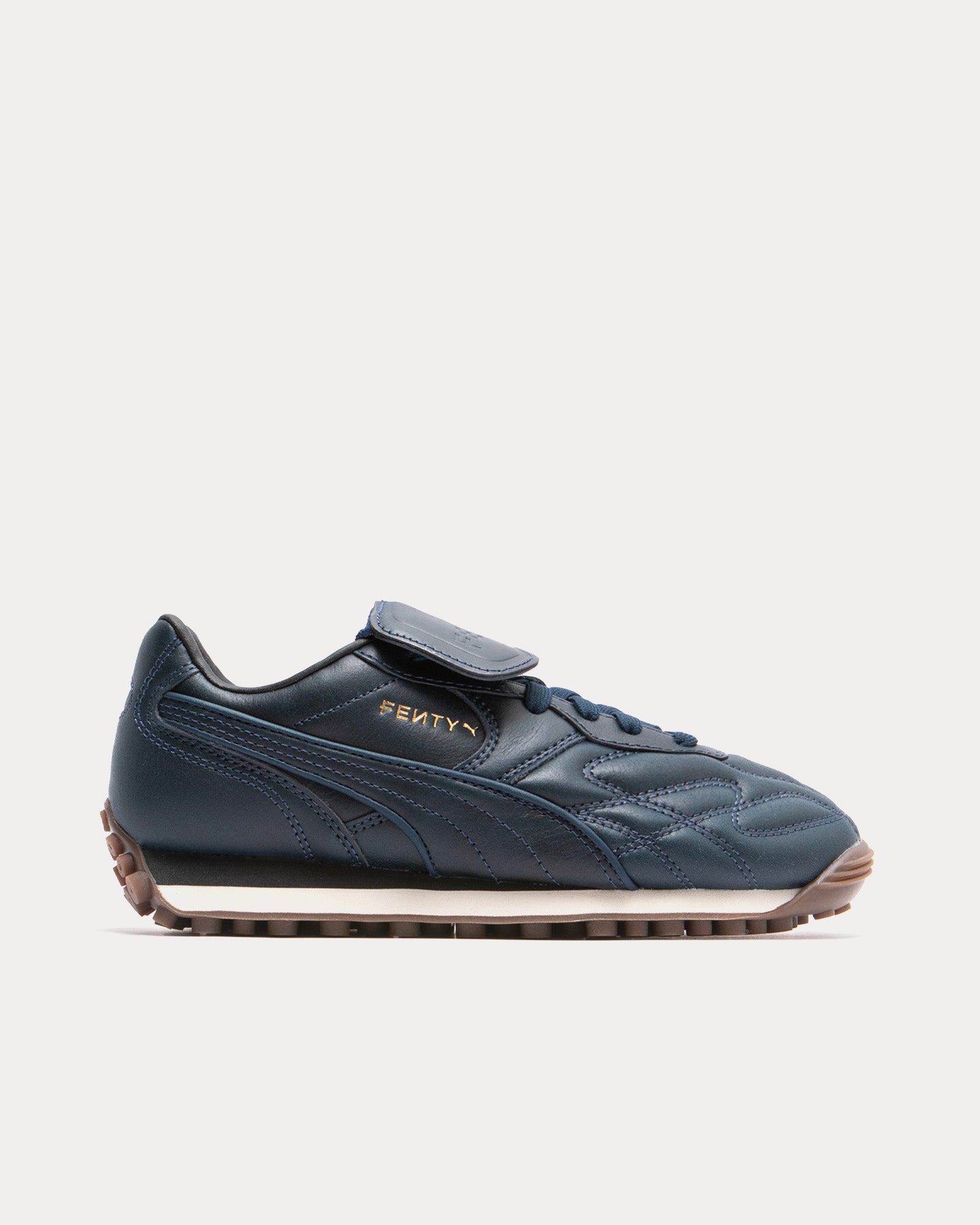 Avanti L Club Navy Low Top Sneakers