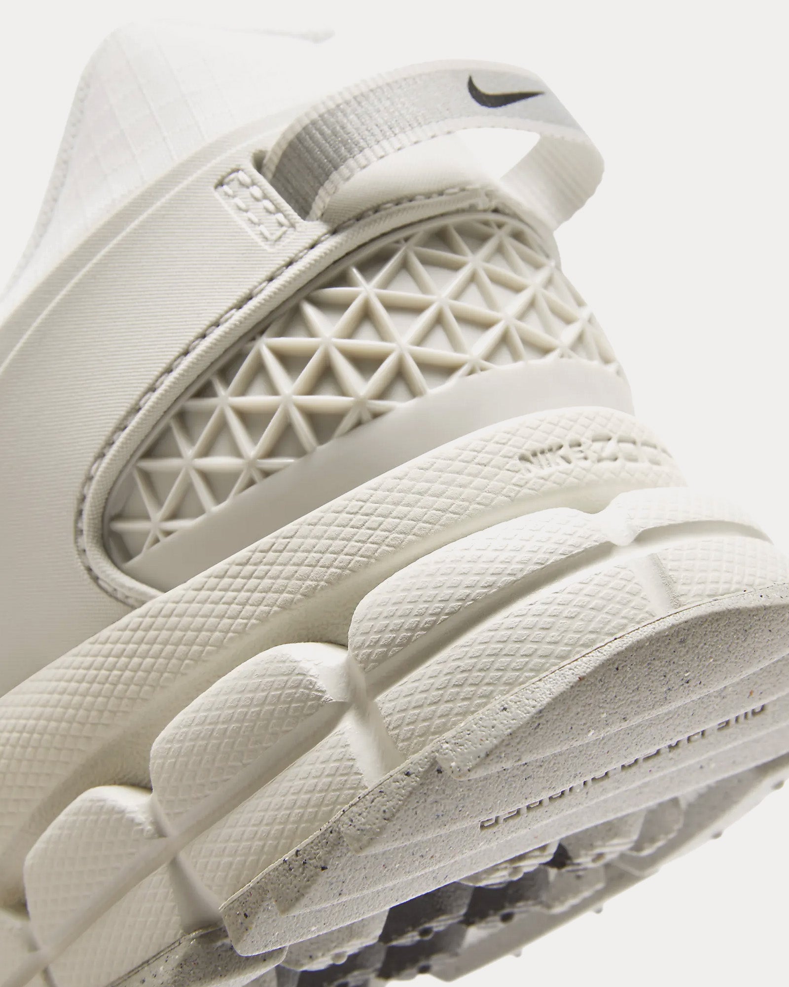 Nike Zoom Vomero Roam Summit White / Light Bone / Light Iron Ore / Summit White Low Top Sneakers - 6