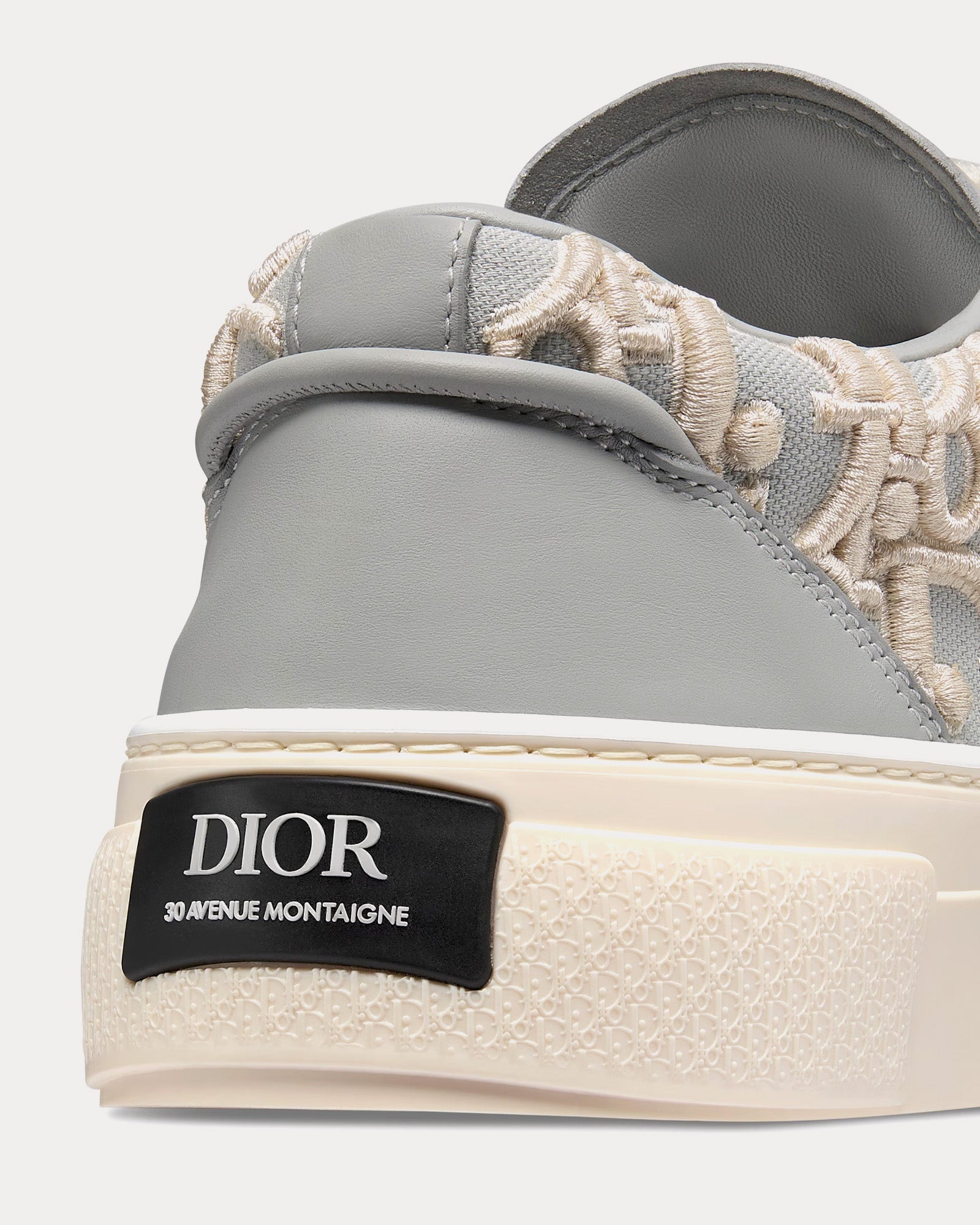 Dior B33 Gray Smooth Calfskin with Cream Dior Oblique Raised Embroidery Low Top Sneakers - 4