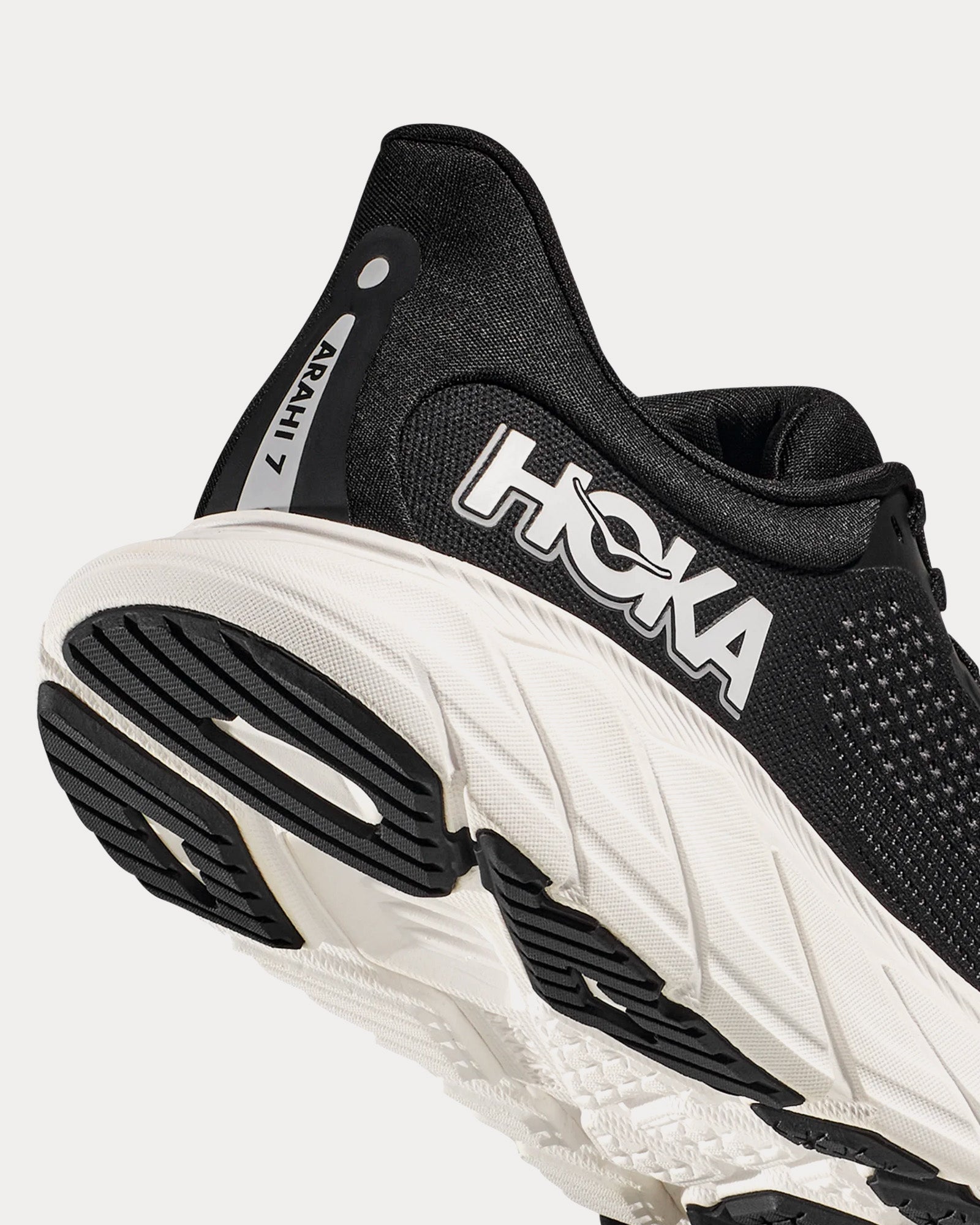 Hoka Arahi 7 Black / White Running Shoes - 3