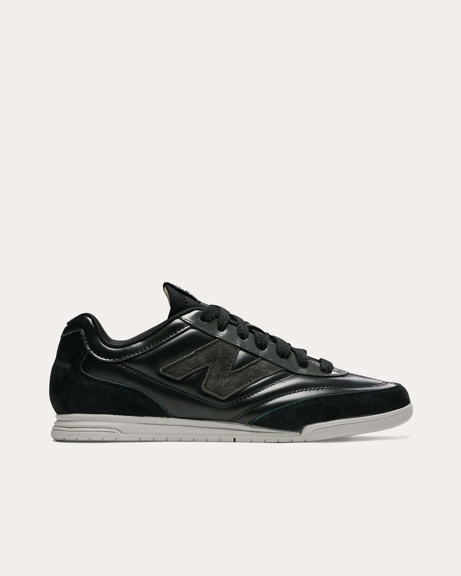 New balance shop leveling black 501