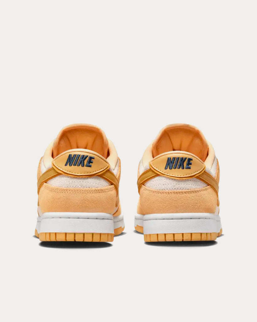 Nike sb best sale dunk low gold