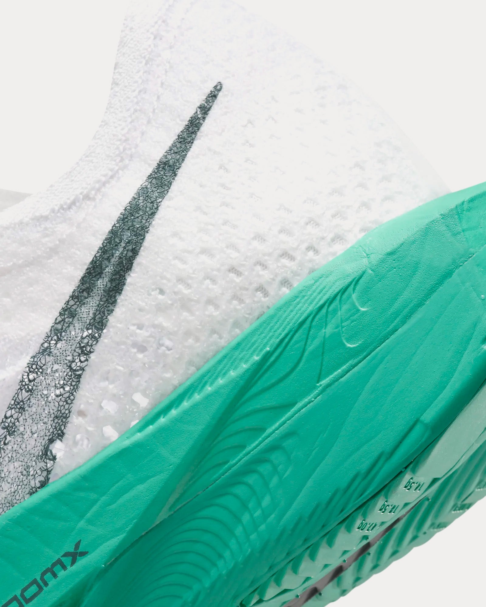 Nike Vaporfly 3 White / Jade Ice / Clear Jade / Deep Jungle Running Shoes - 4