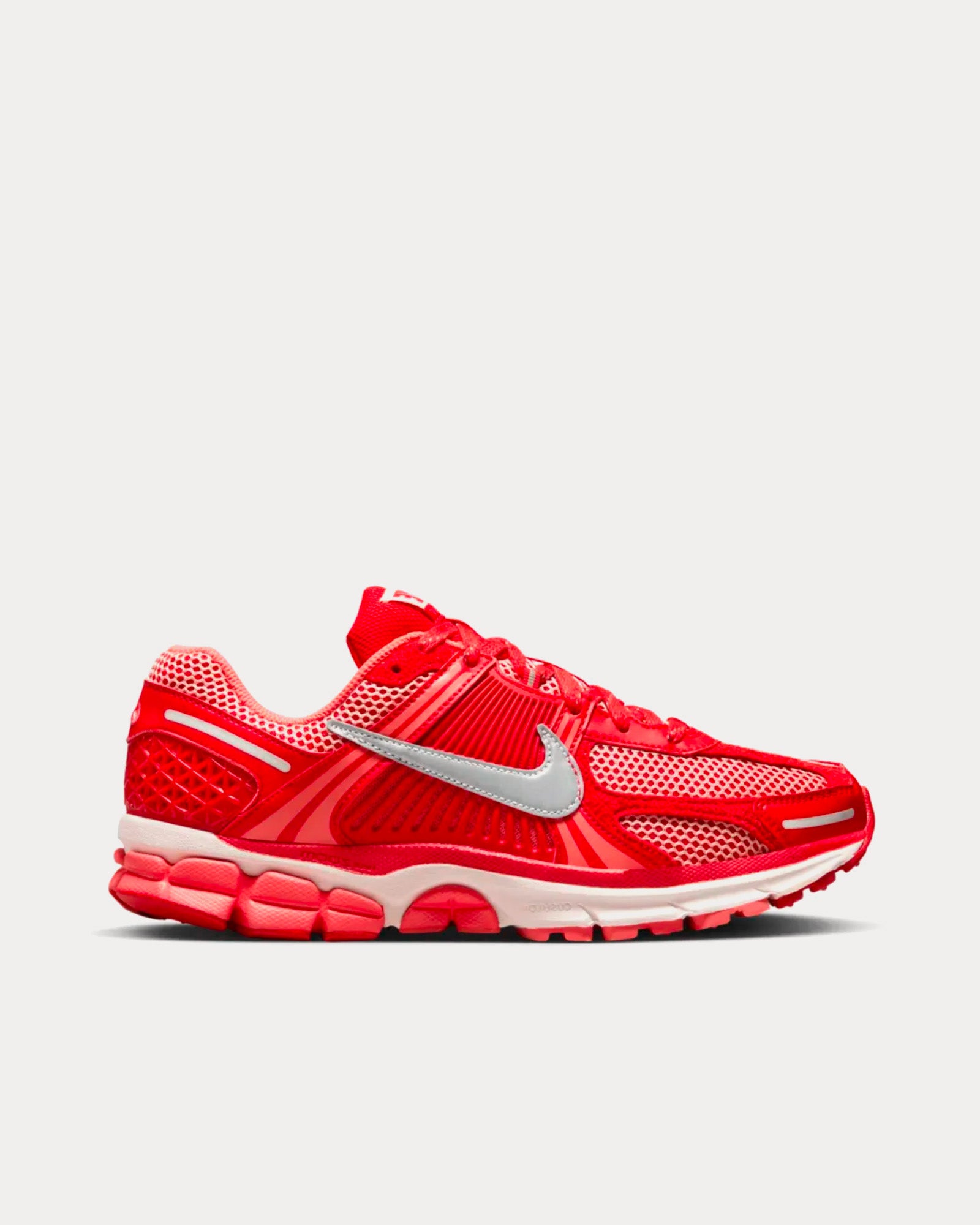 Nike Zoom Vomero 5 University Red Low Top Sneakers - 1