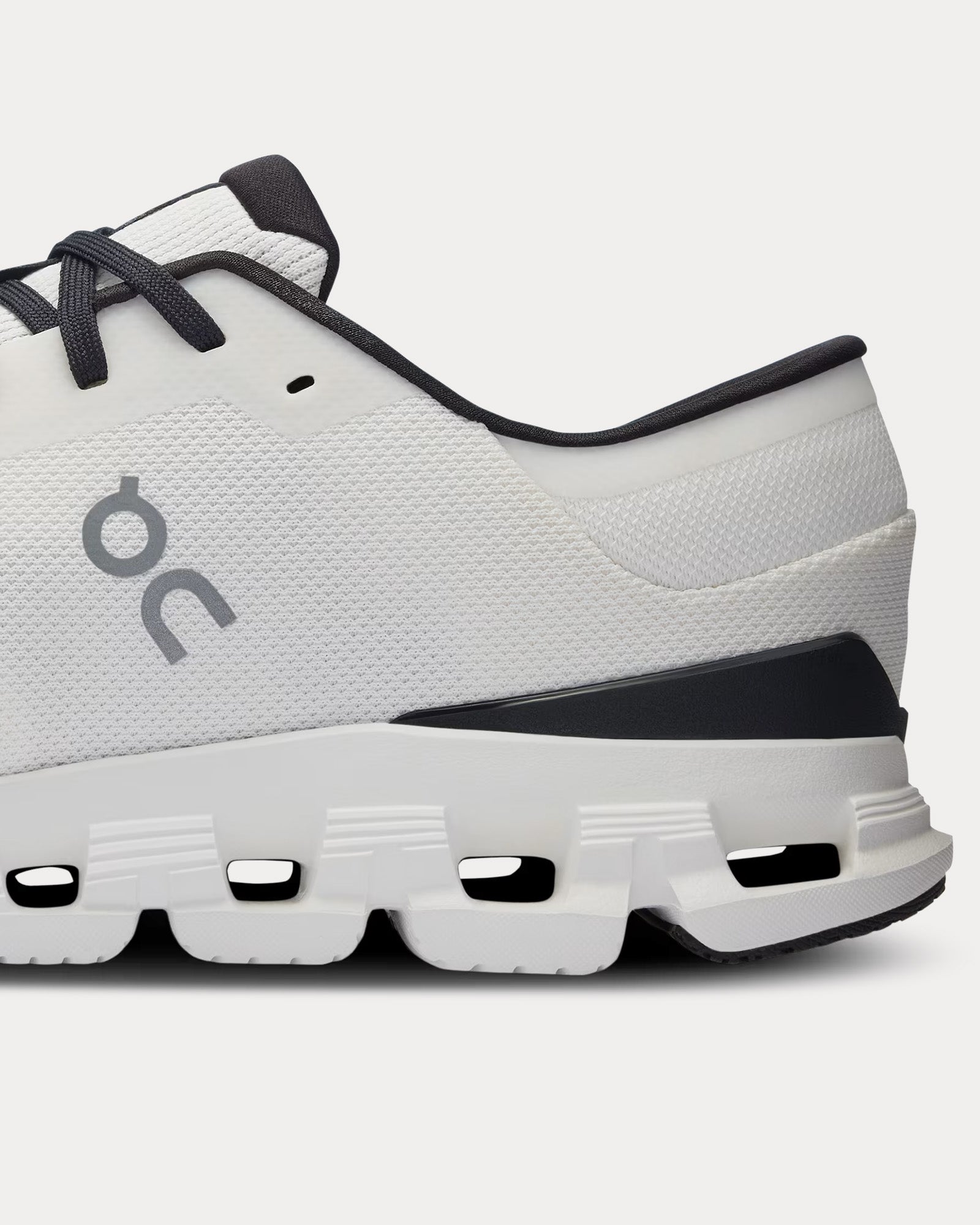 On Running - Cloud X 4 Ivory / Black Running Shoes