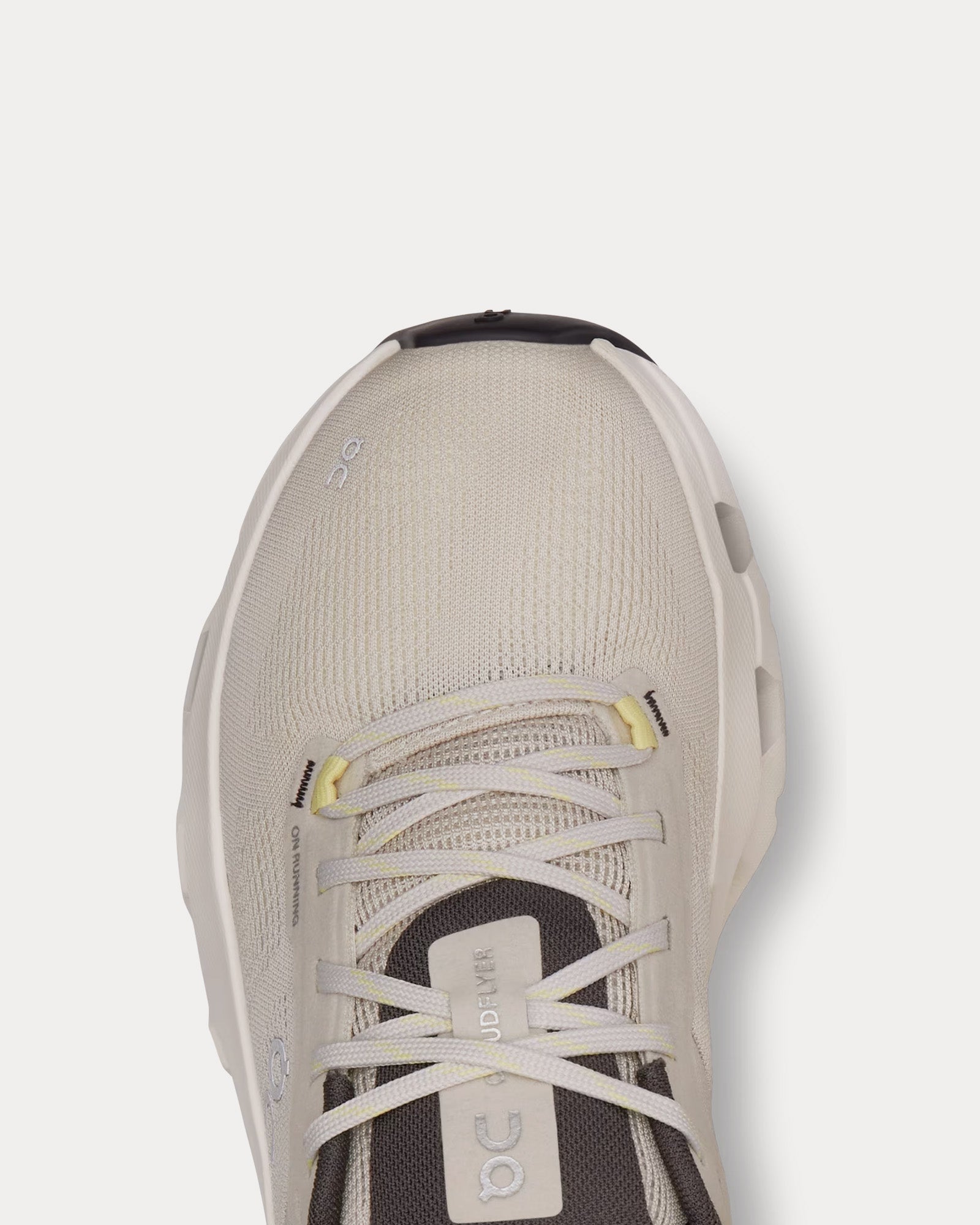 On Running - Cloudflyer 5 Pearl / Hay Running Shoes