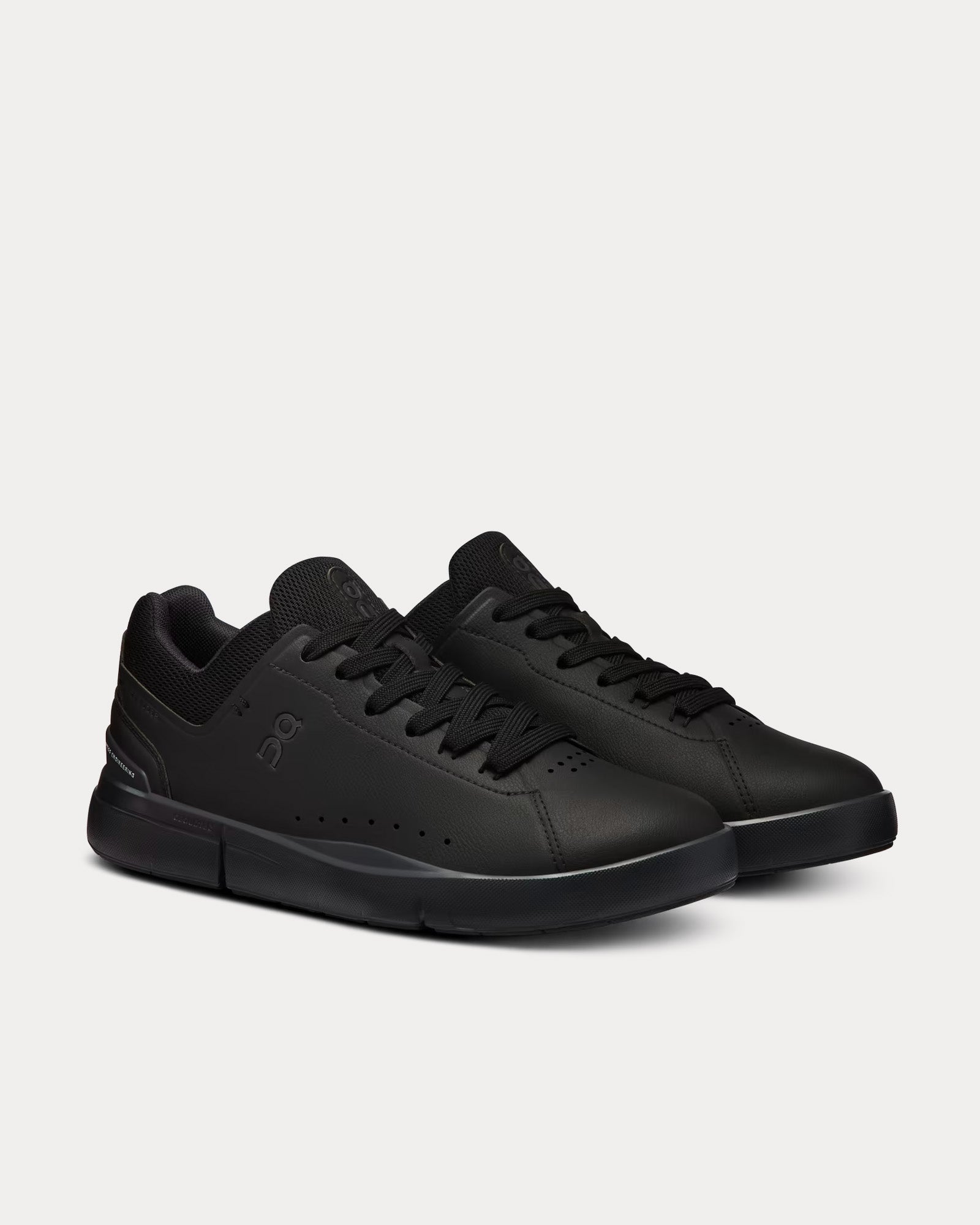 On Running The Roger Advantage All Black Low Top Sneakers - 3