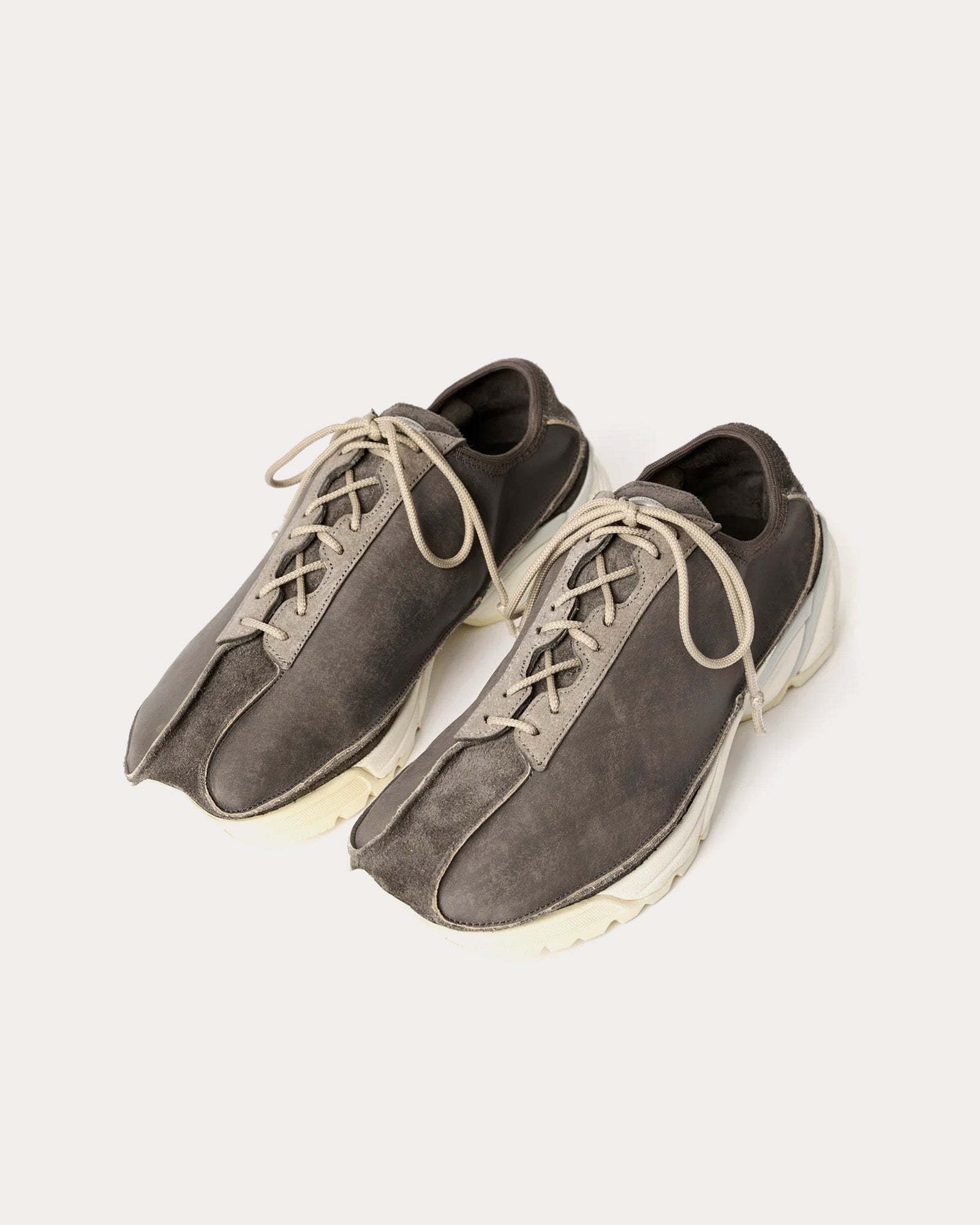 Our Legacy Klove Leather Clawed Metal Low Top Sneakers - 2