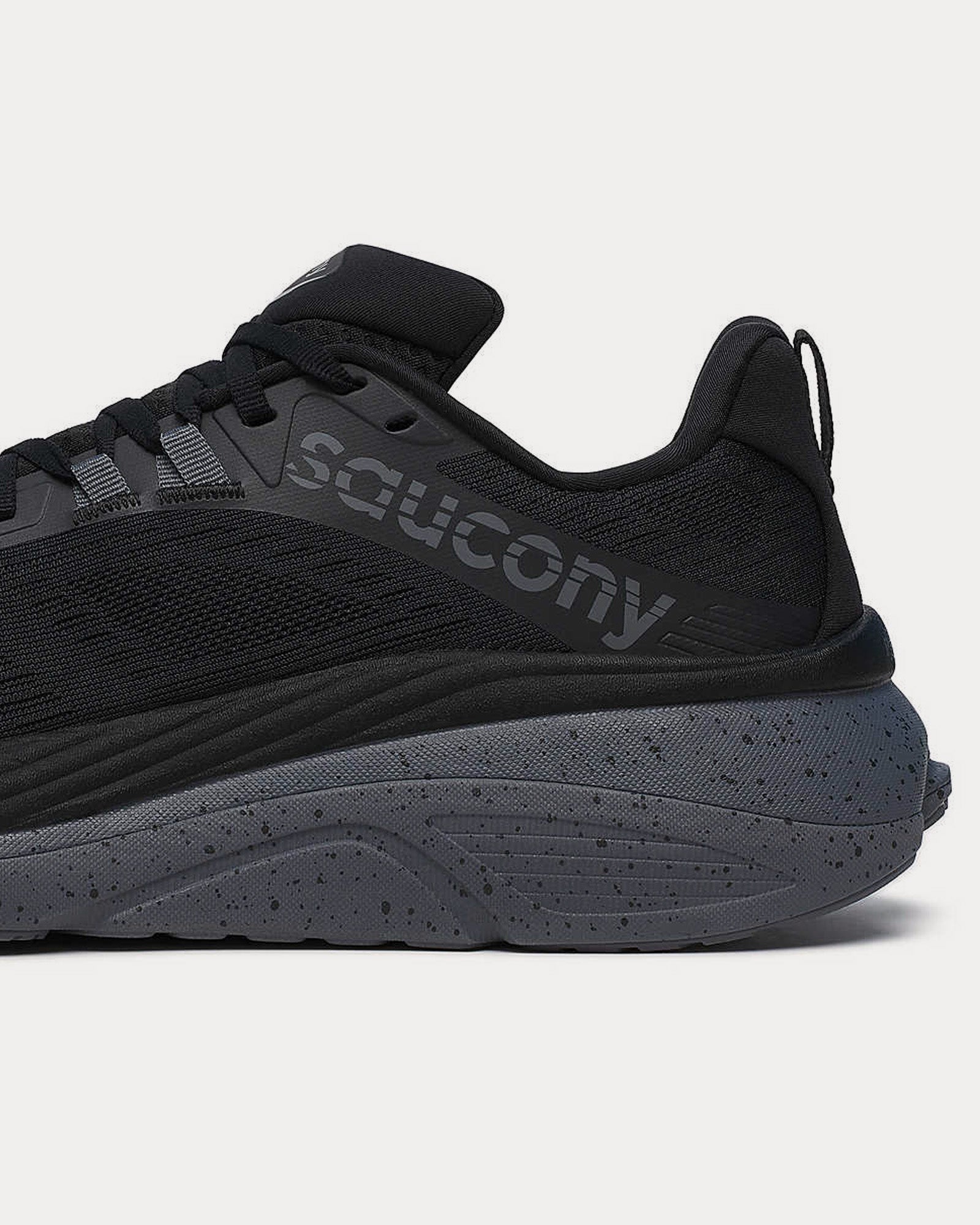 Saucony Hurricane 24 Black / Shadow Running Shoes - 6