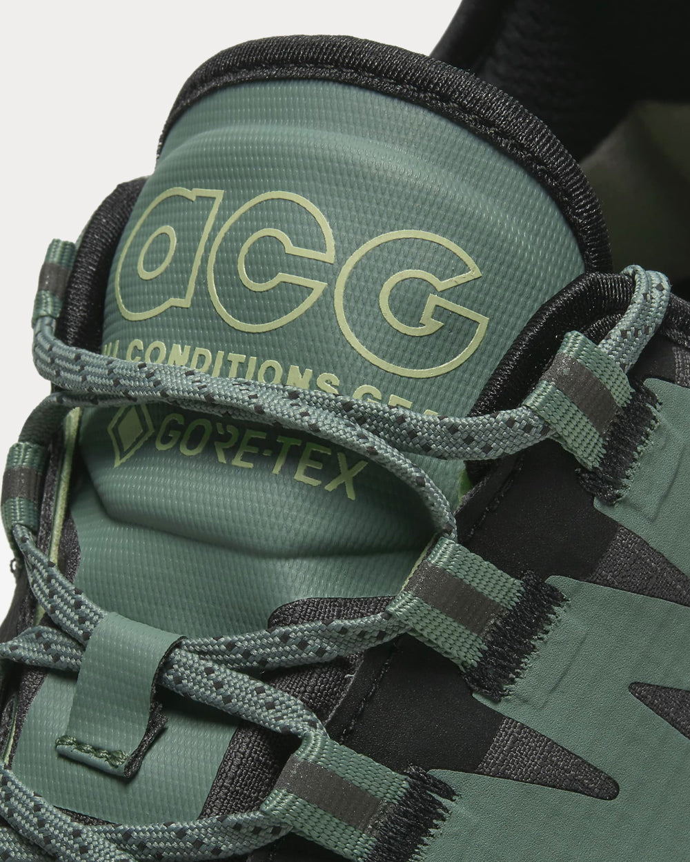 Nike ACG Air Nasu GORE-TEX Clay Green Low Top Sneakers - 5