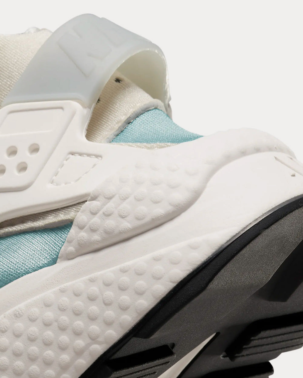 Nike Air Huarache Aura / Ocean Cube / Black / Summit White Low Top Sneakers - 6