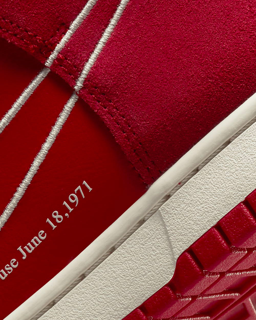 Nike Dunk High SE University Red / Sail High Top Sneakers - 6