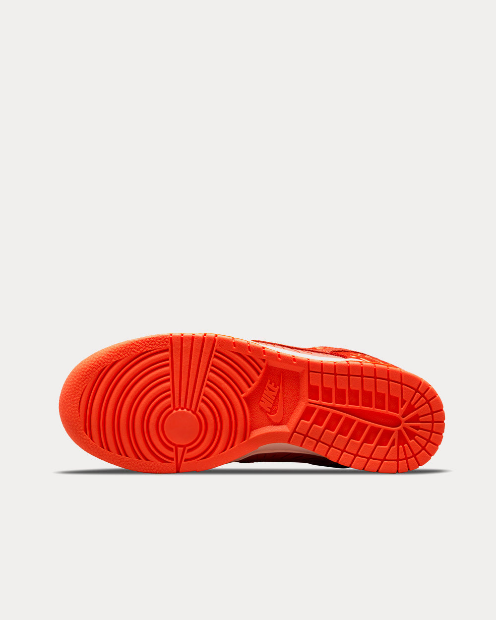 Nike - Dunk Low Team Orange / Crimson Bliss Low Top Sneakers