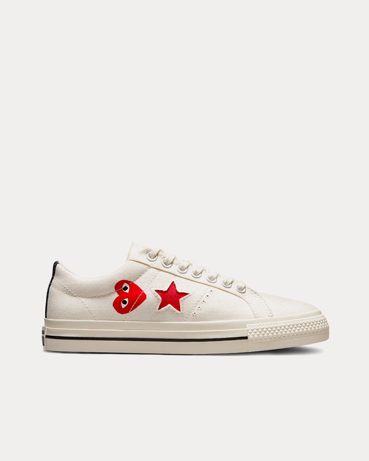 Converse x red heart best sale