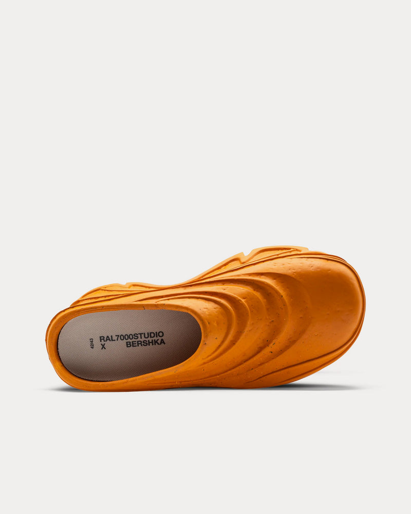 RAL7000STUDIO x Bershka Magma Clogs - 2