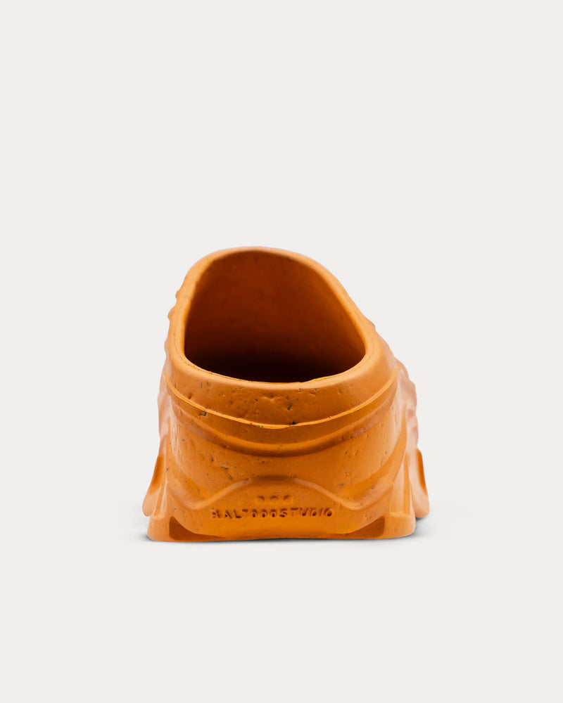 RAL7000STUDIO x Bershka Magma Clogs - 3