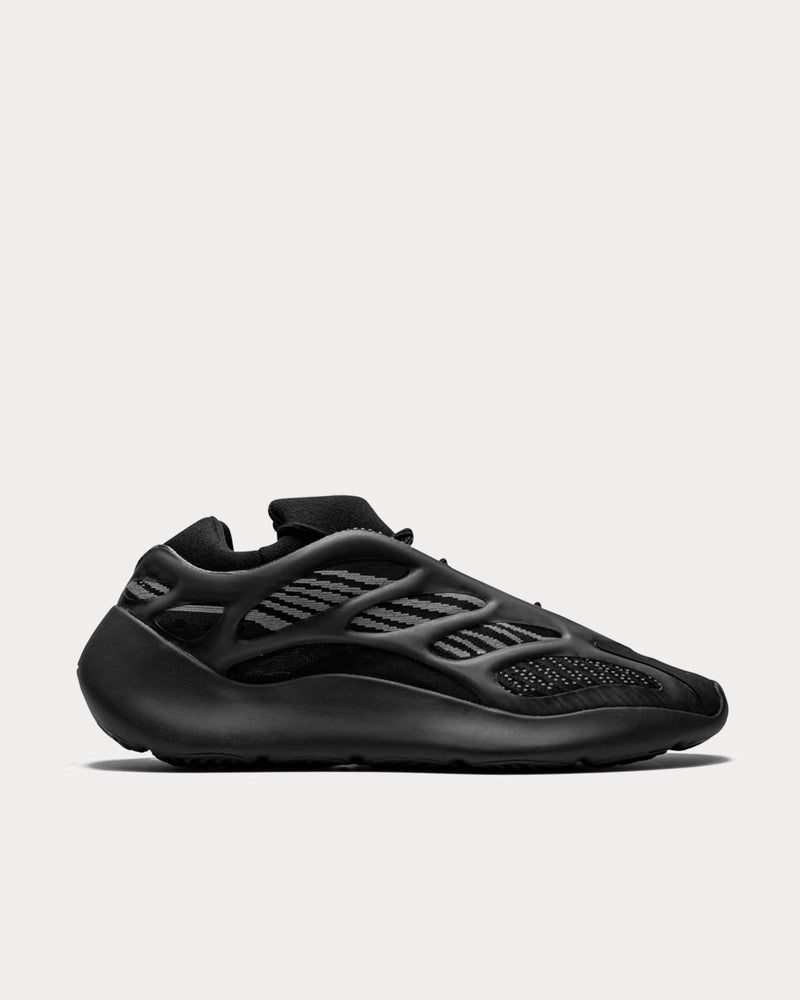 Yeezy 700 V3 Alvah black Low Top Sneakers - 1