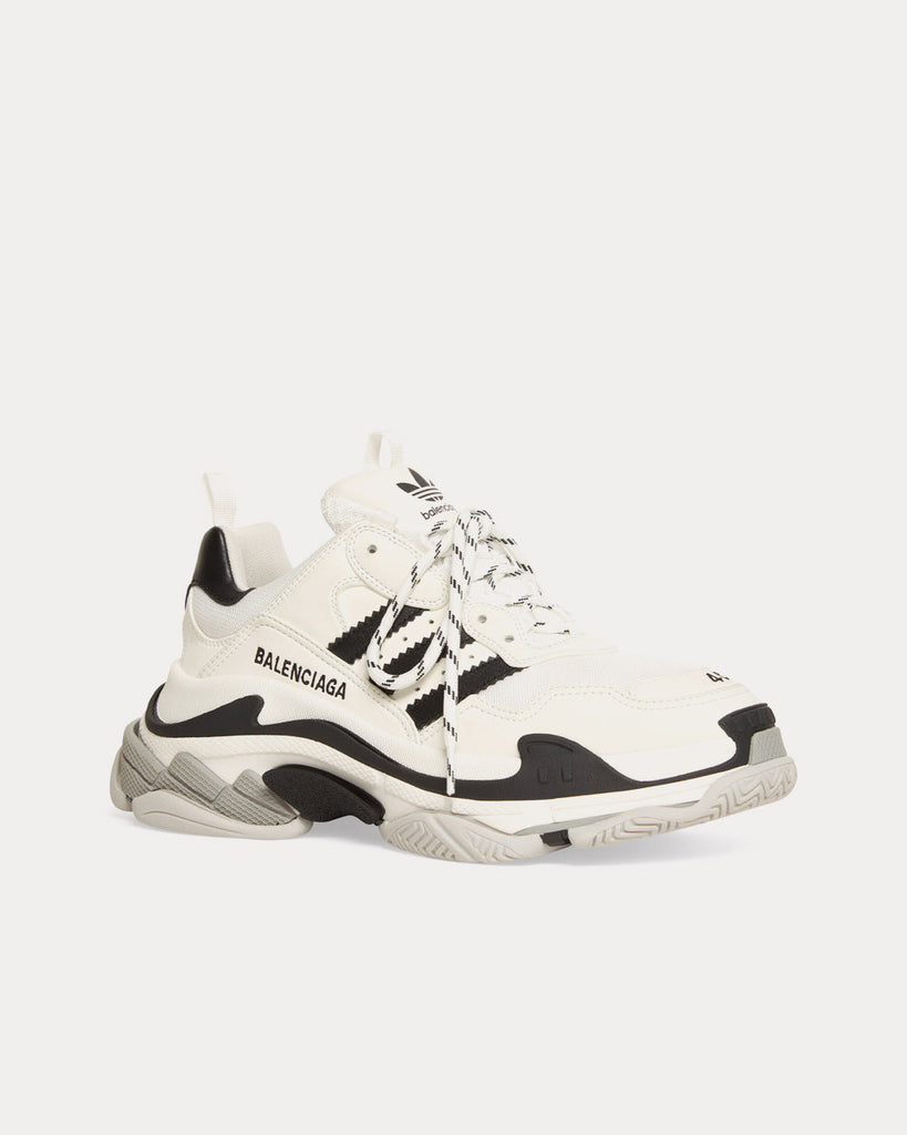 Nuove balenciaga sale triple s