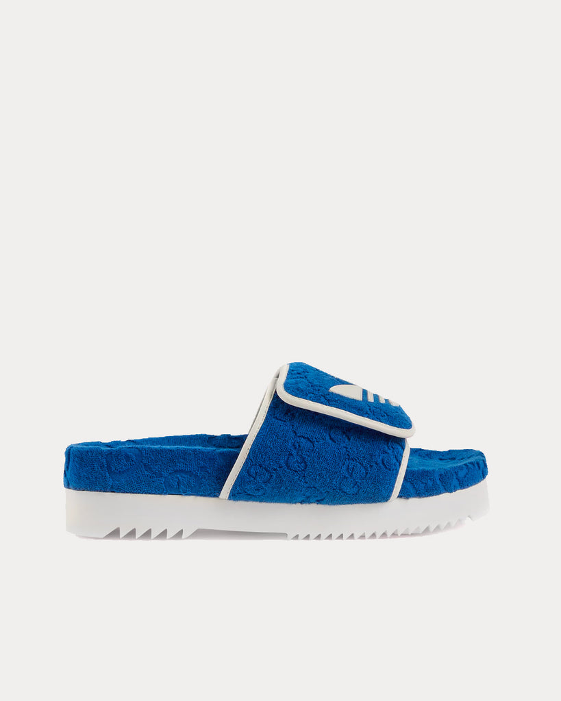 Adidas trefoil hot sale sandals