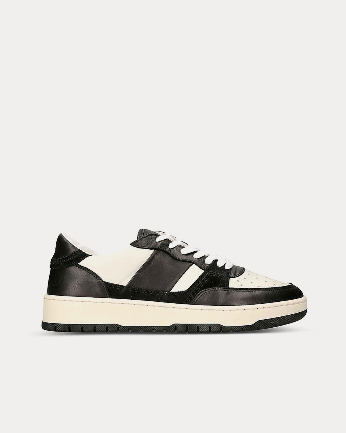 Collegium Alpha Leather & Suede Black / White Low Top Sneakers - 1