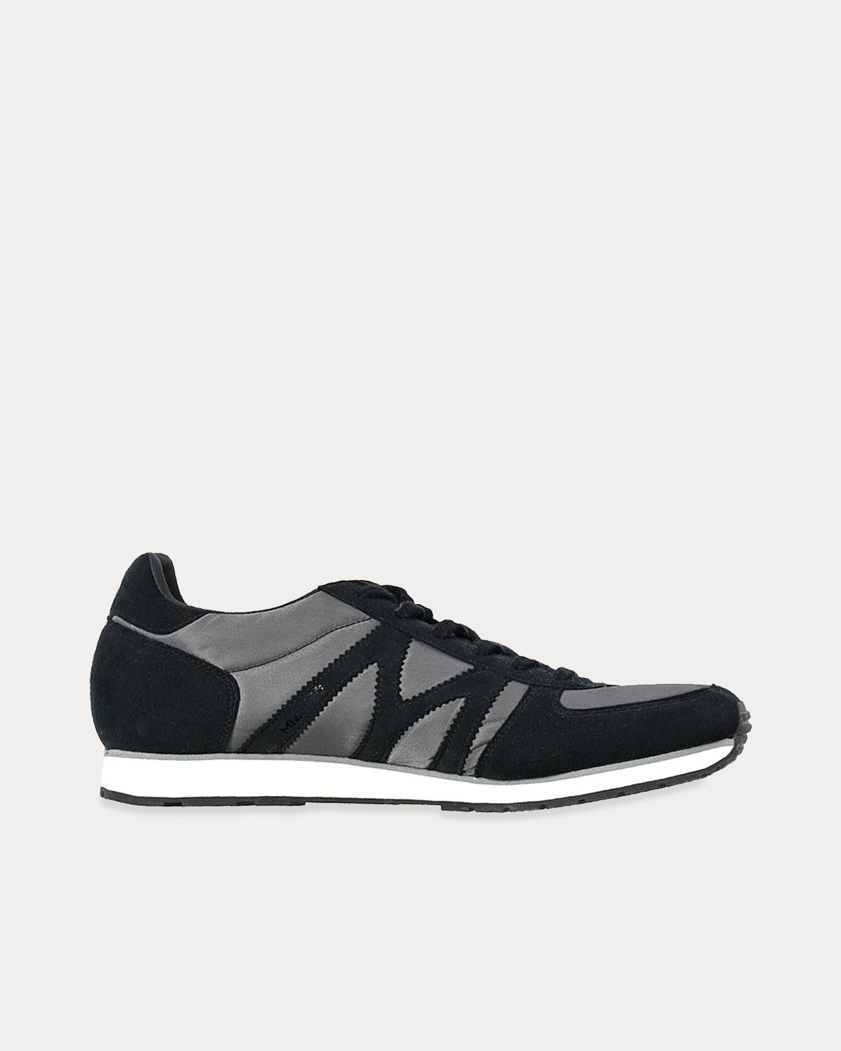 Nylon & Rubber Black / Grey Running Shoes