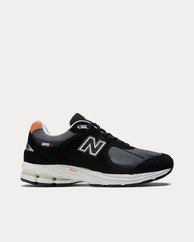 New Balance 2002r Black / Sepia / Magnet Low Top Sneakers