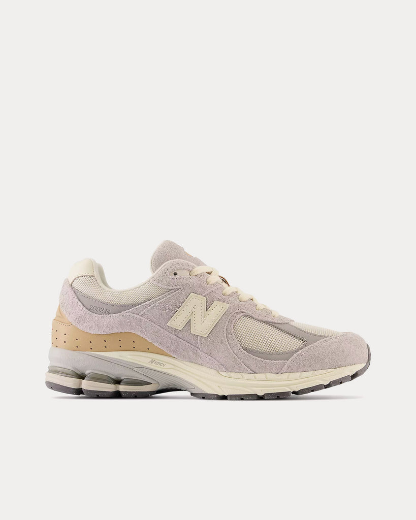 New Balance 2002r Rain Cloud with Angora and Sweet Caramel Low Top