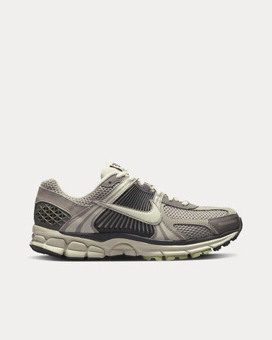 Nike Zoom Vomero 5 Cobblestone / Flat Pewter Low Top Sneakers