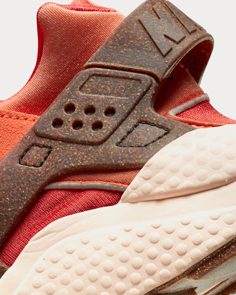 Nike Air Huarache Earthscape Orange / Red High Top Sneakers - 6