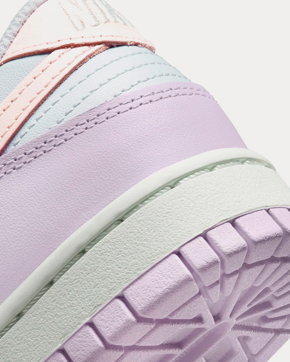 Nike Dunk Low 'Easter 2022' Low Top Sneakers - 6