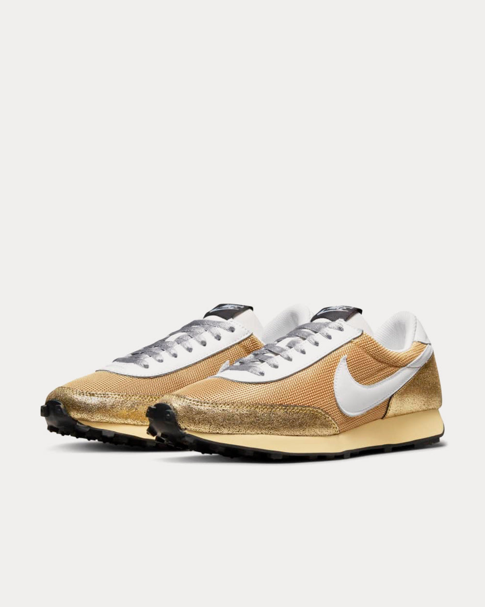 Nike Daybreak Golden Gals Low Top Sneakers - 3