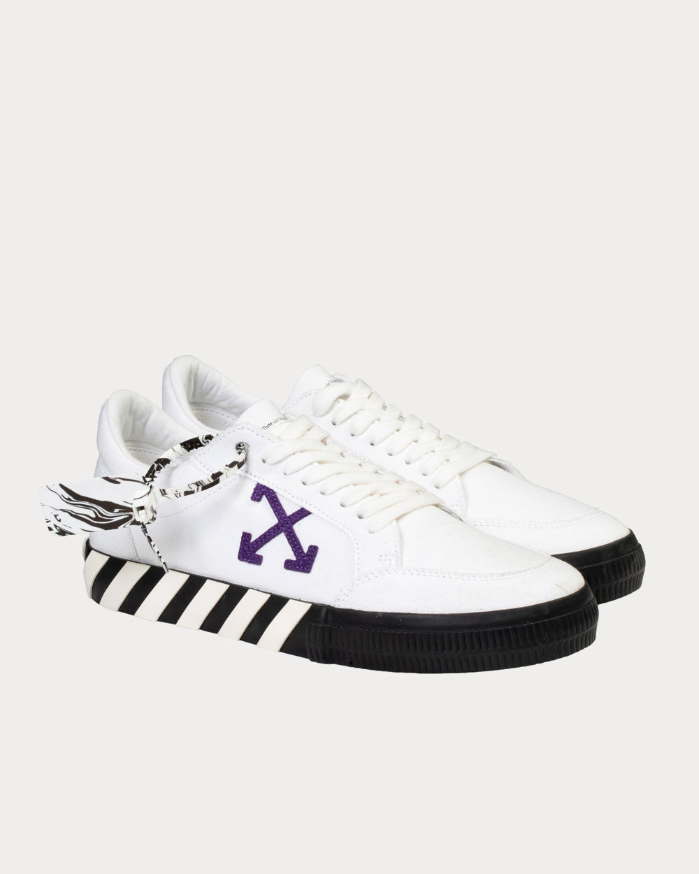 Off white vulcanized low top sneakers hotsell