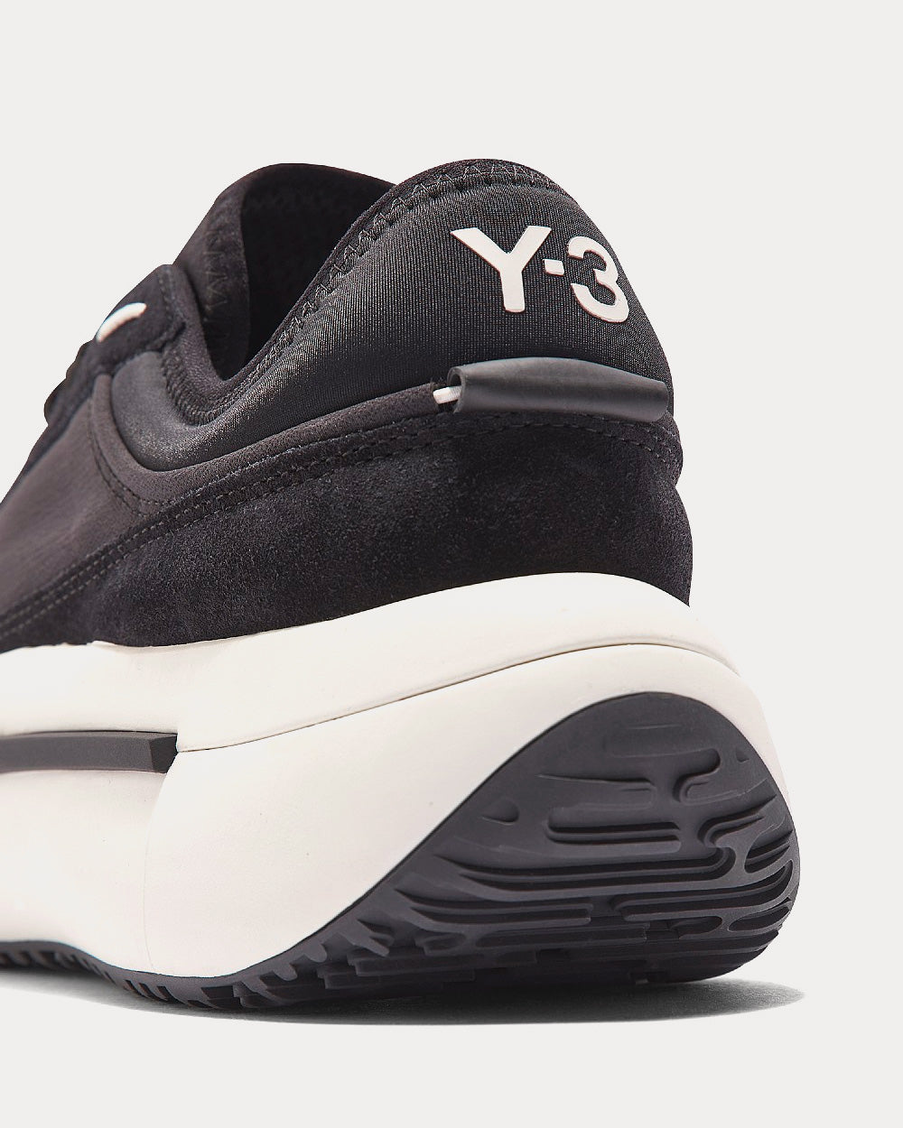 Y-3 Classic Run Black / Core White Low Top Sneakers - 4